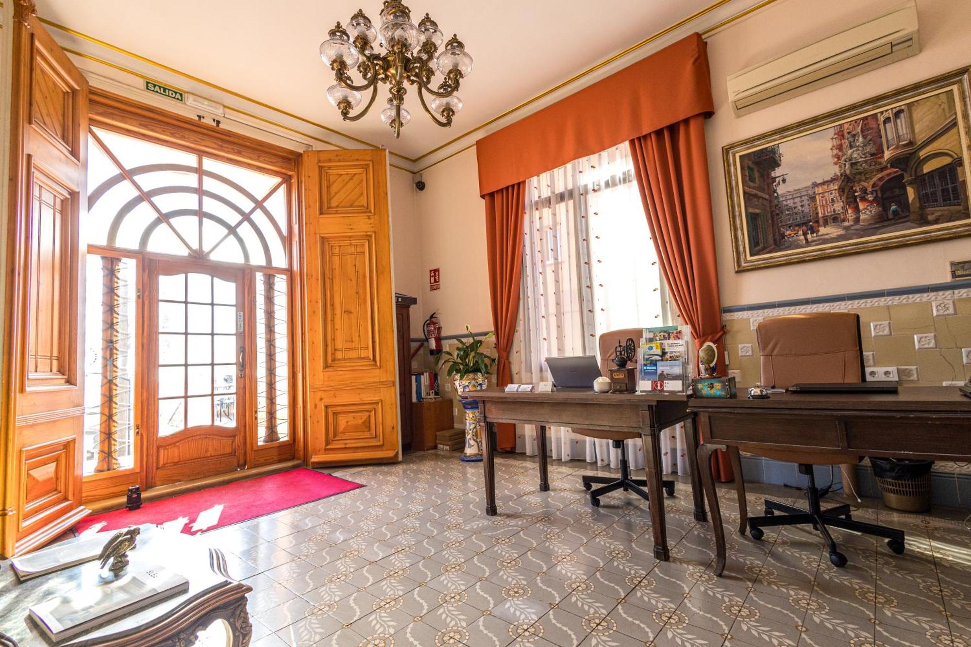 Hotel Llar De Capitans Масноу Экстерьер фото