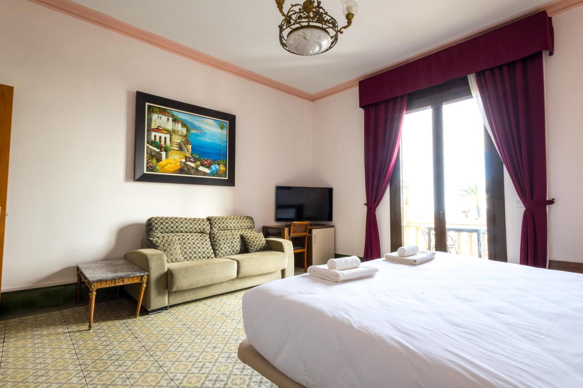 Hotel Llar De Capitans Масноу Экстерьер фото