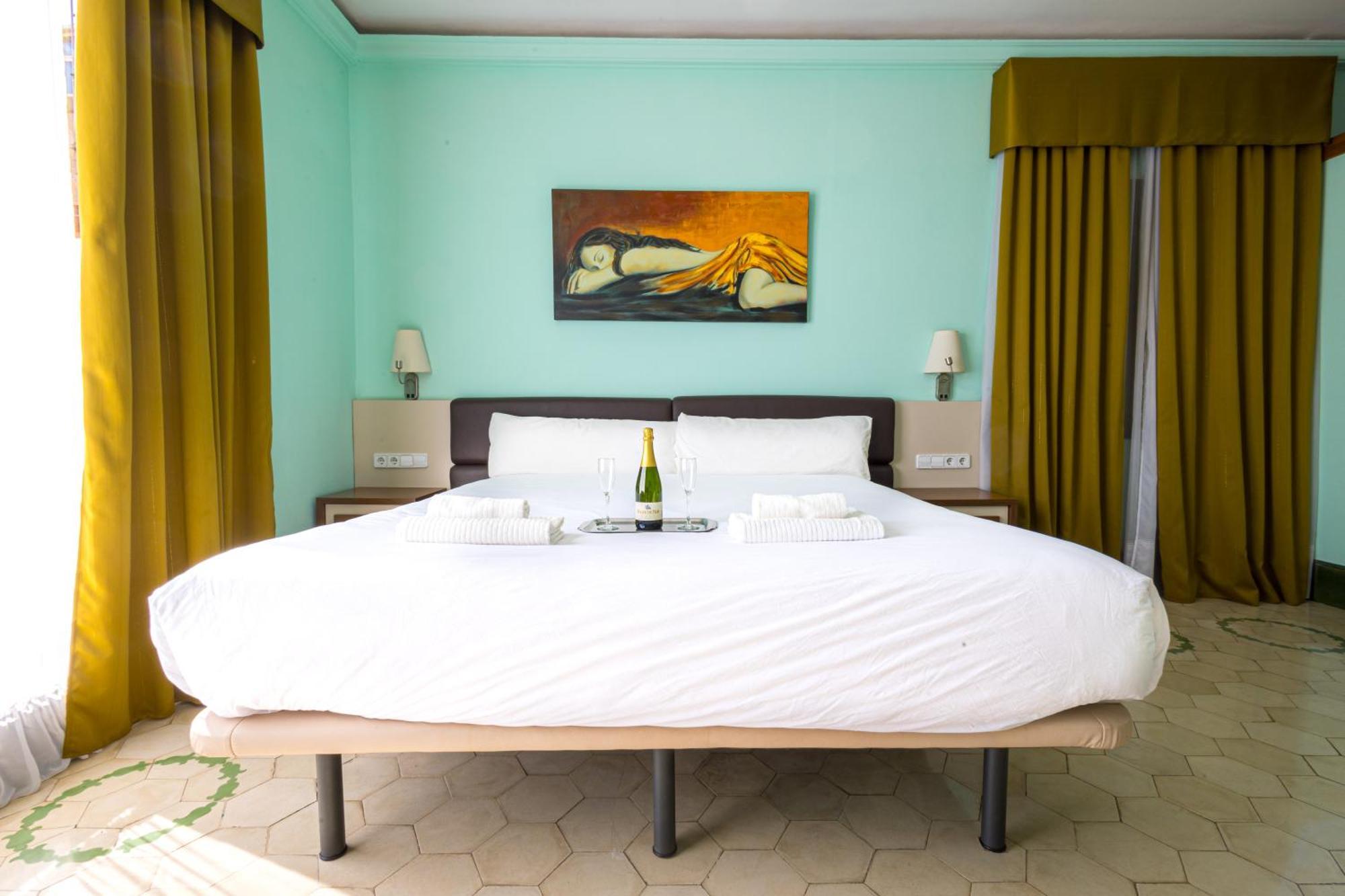 Hotel Llar De Capitans Масноу Экстерьер фото